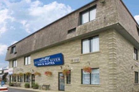 Petawawa River Inn & Suites 외부 사진