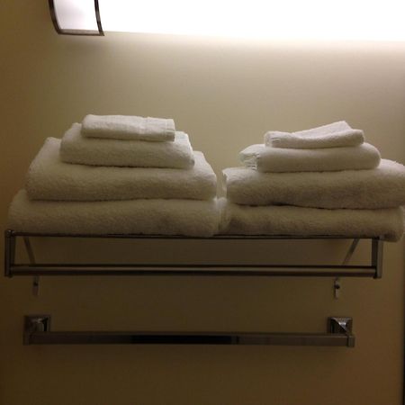 Petawawa River Inn & Suites 외부 사진