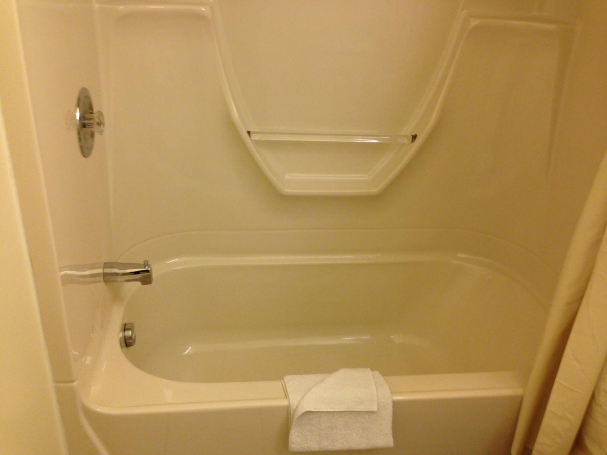 Petawawa River Inn & Suites 외부 사진