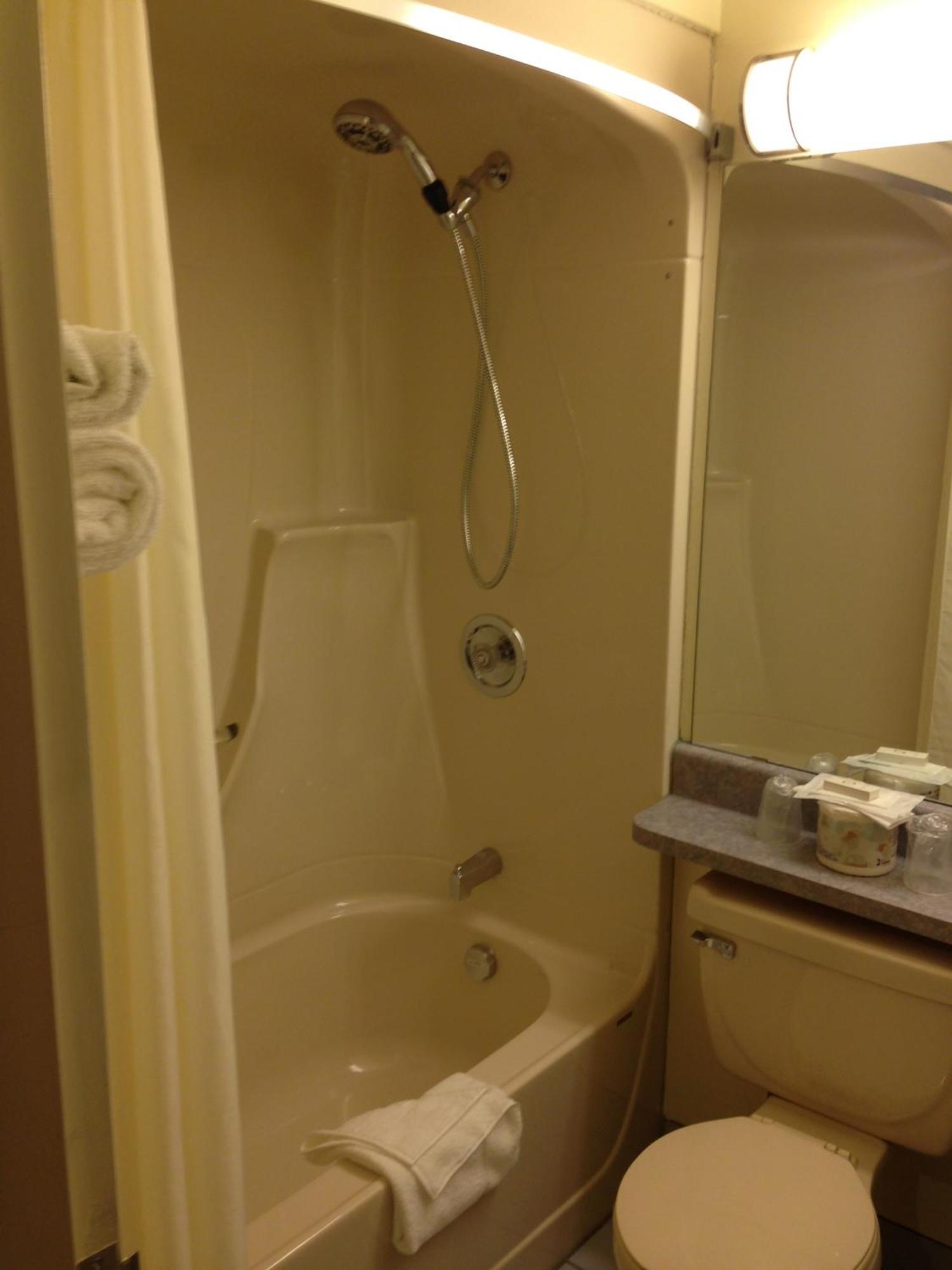 Petawawa River Inn & Suites 외부 사진