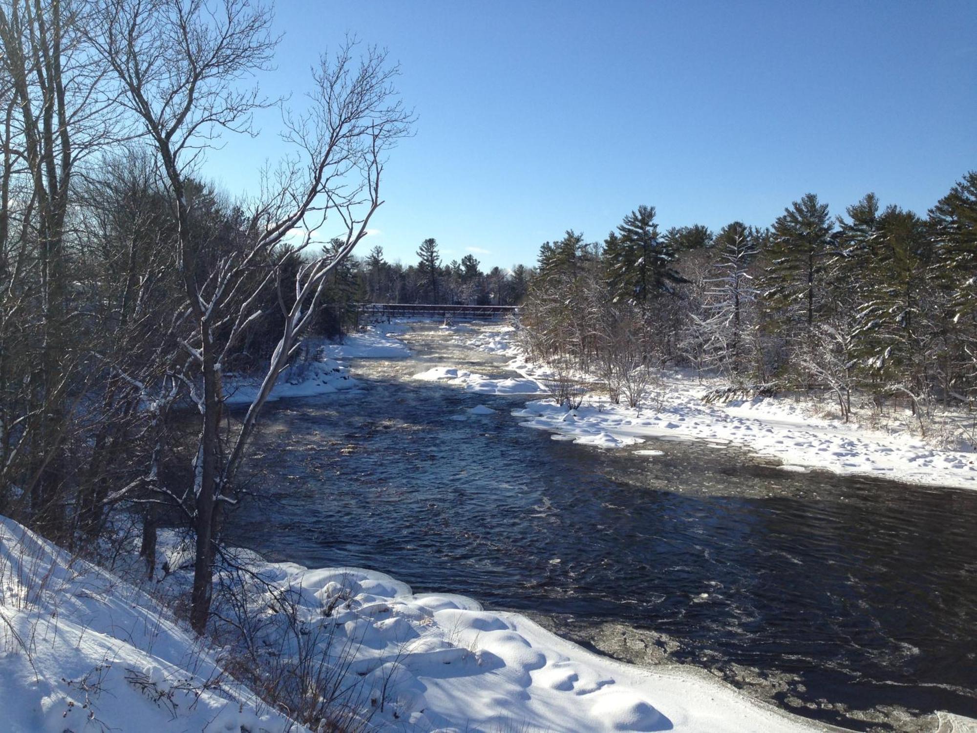 Petawawa River Inn & Suites 외부 사진